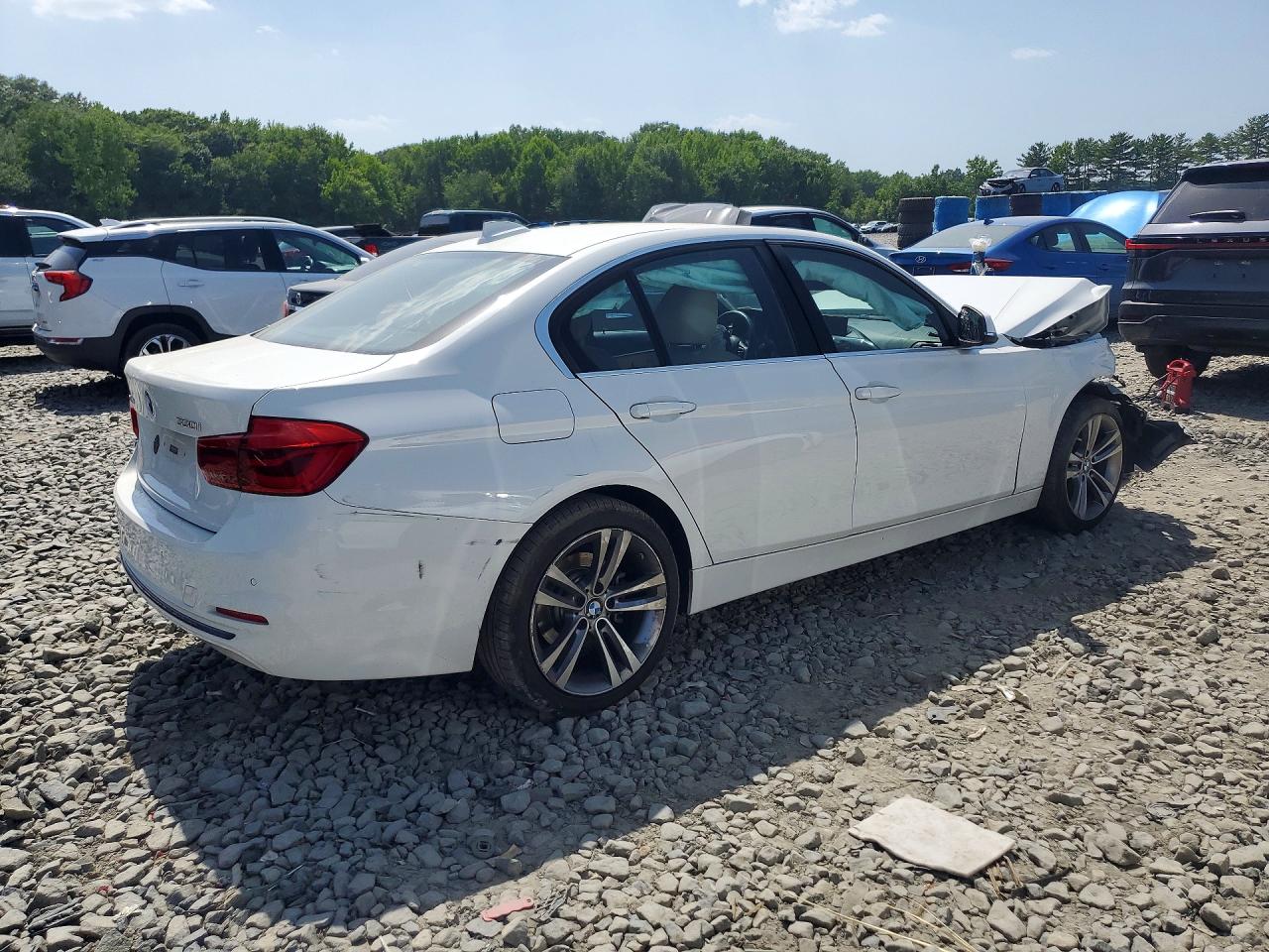 2018 BMW 330 — снимка 3