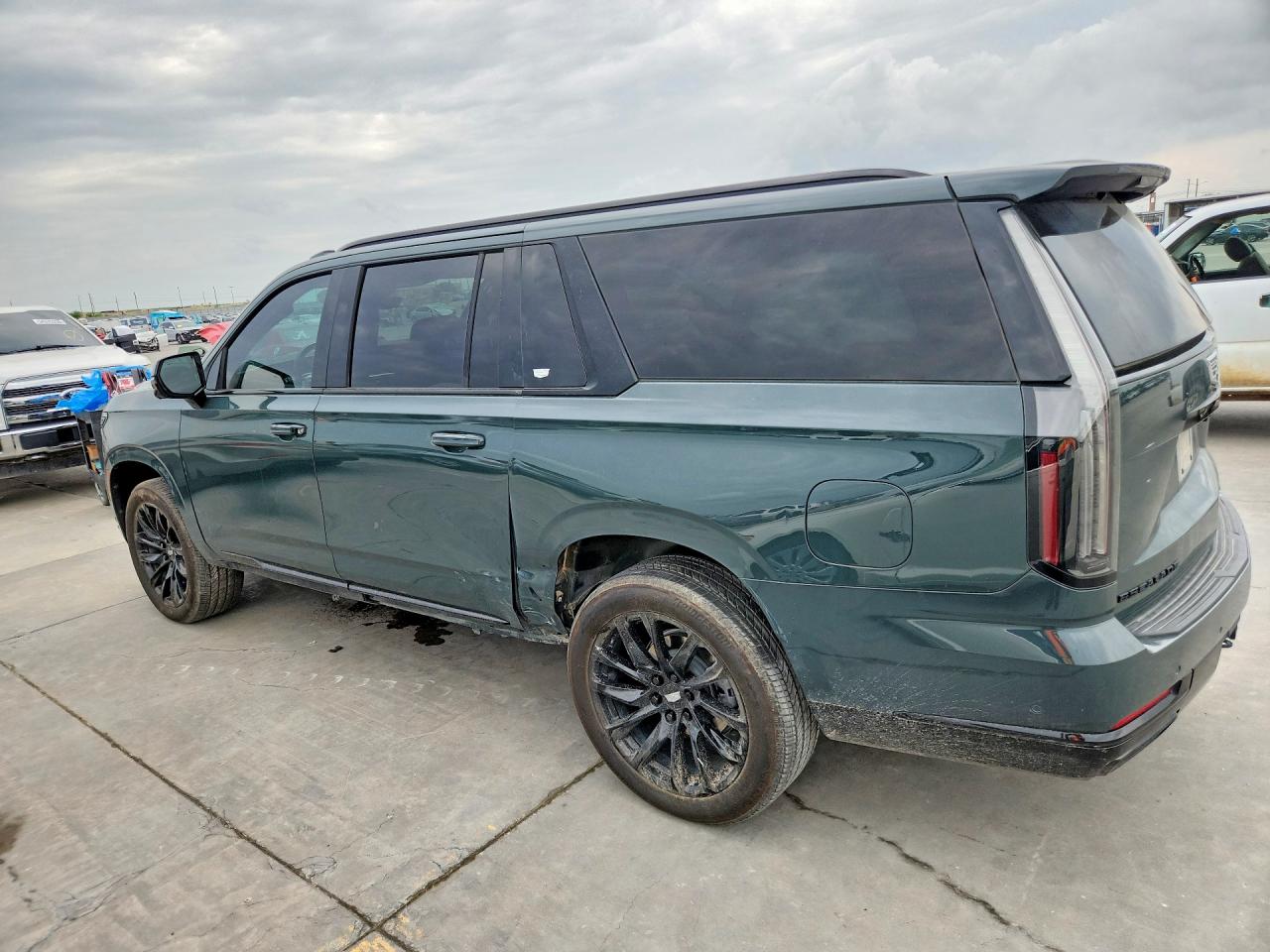 2025 CADILLAC ESCALADE ESV SPORT — снимка 2