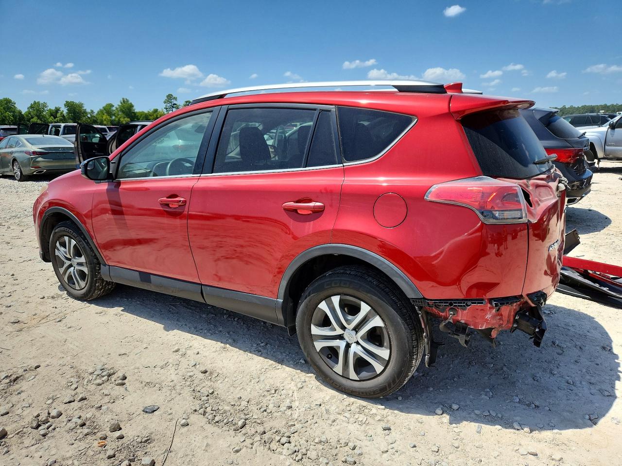 2017 TOYOTA RAV4 LE — снимка 2