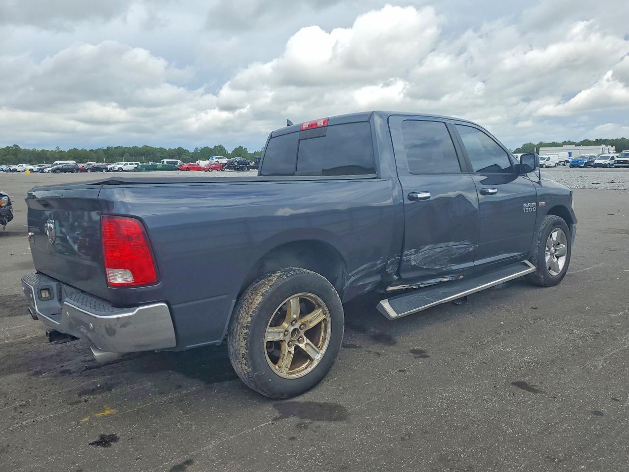 2017 RAM 1500 SLT — снимка 3