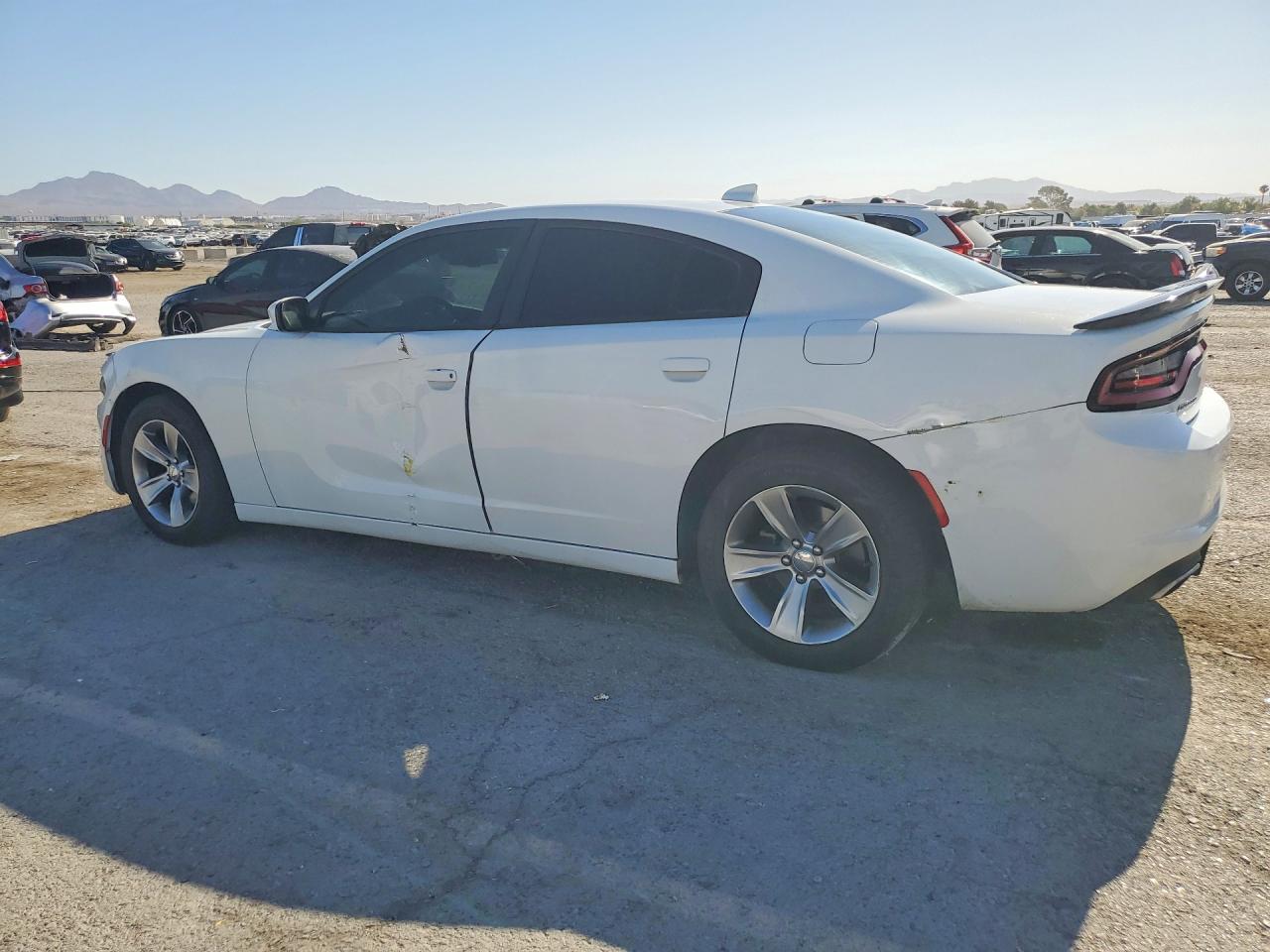 2016 DODGE CHARGER SXT — снимка 2