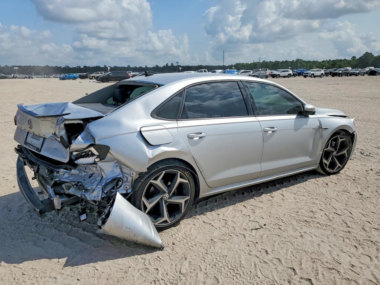2020 VOLKSWAGEN PASSAT R-LINE — снимка 3