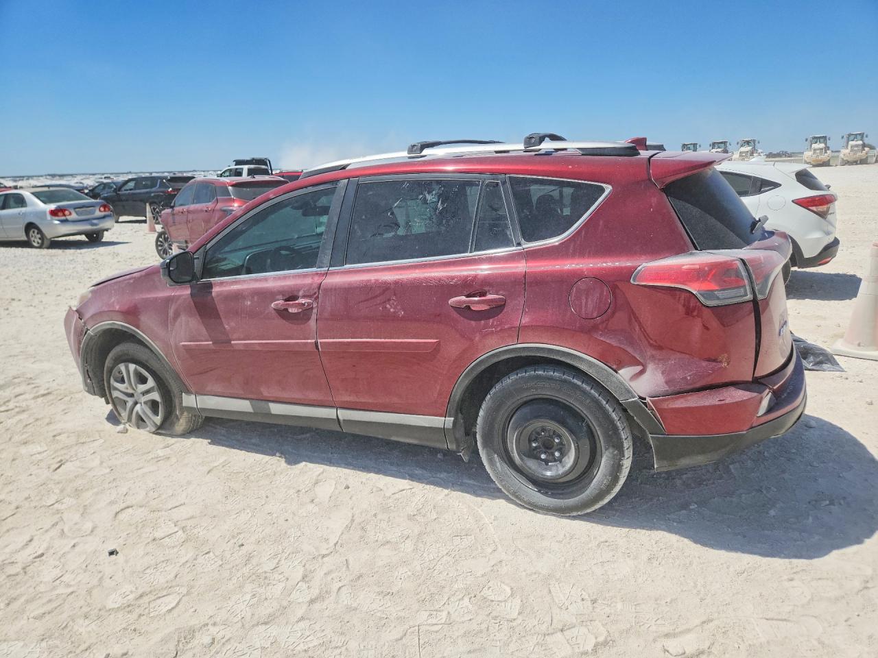 2018 TOYOTA RAV4 LE — снимка 2