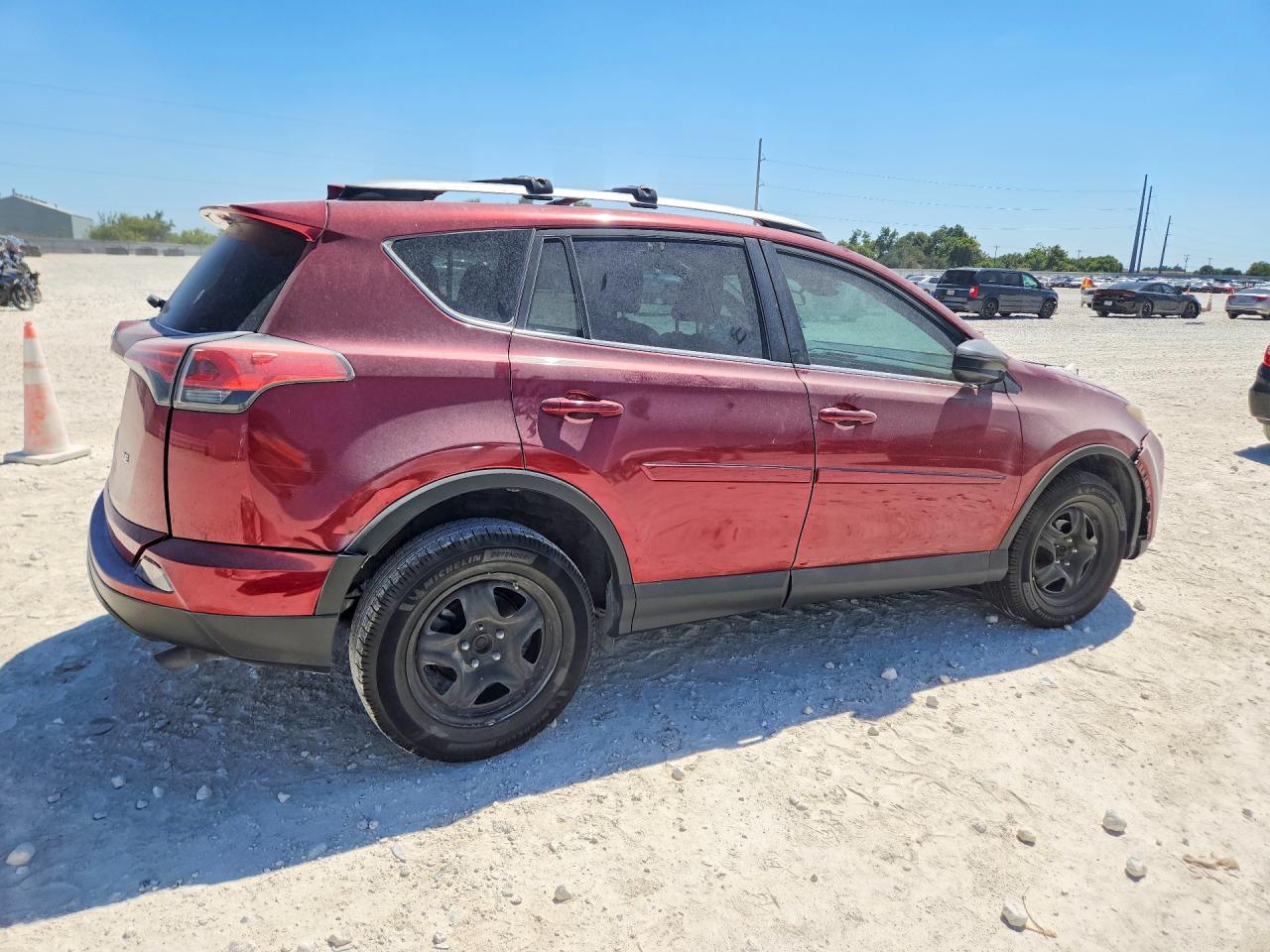 2018 TOYOTA RAV4 LE — снимка 3