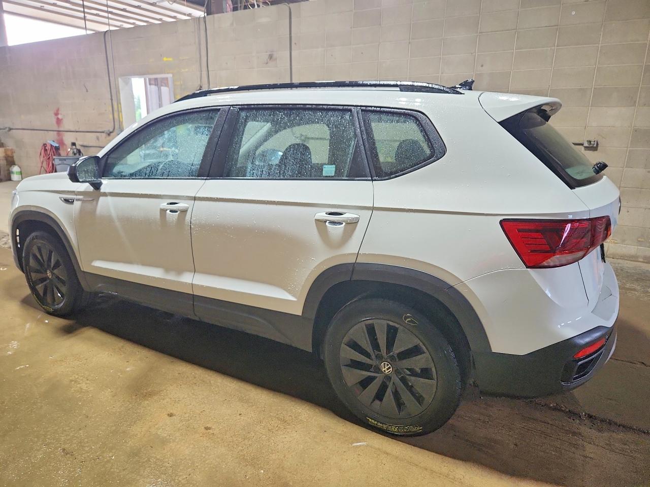 2022 VOLKSWAGEN TAOS S — снимка 2