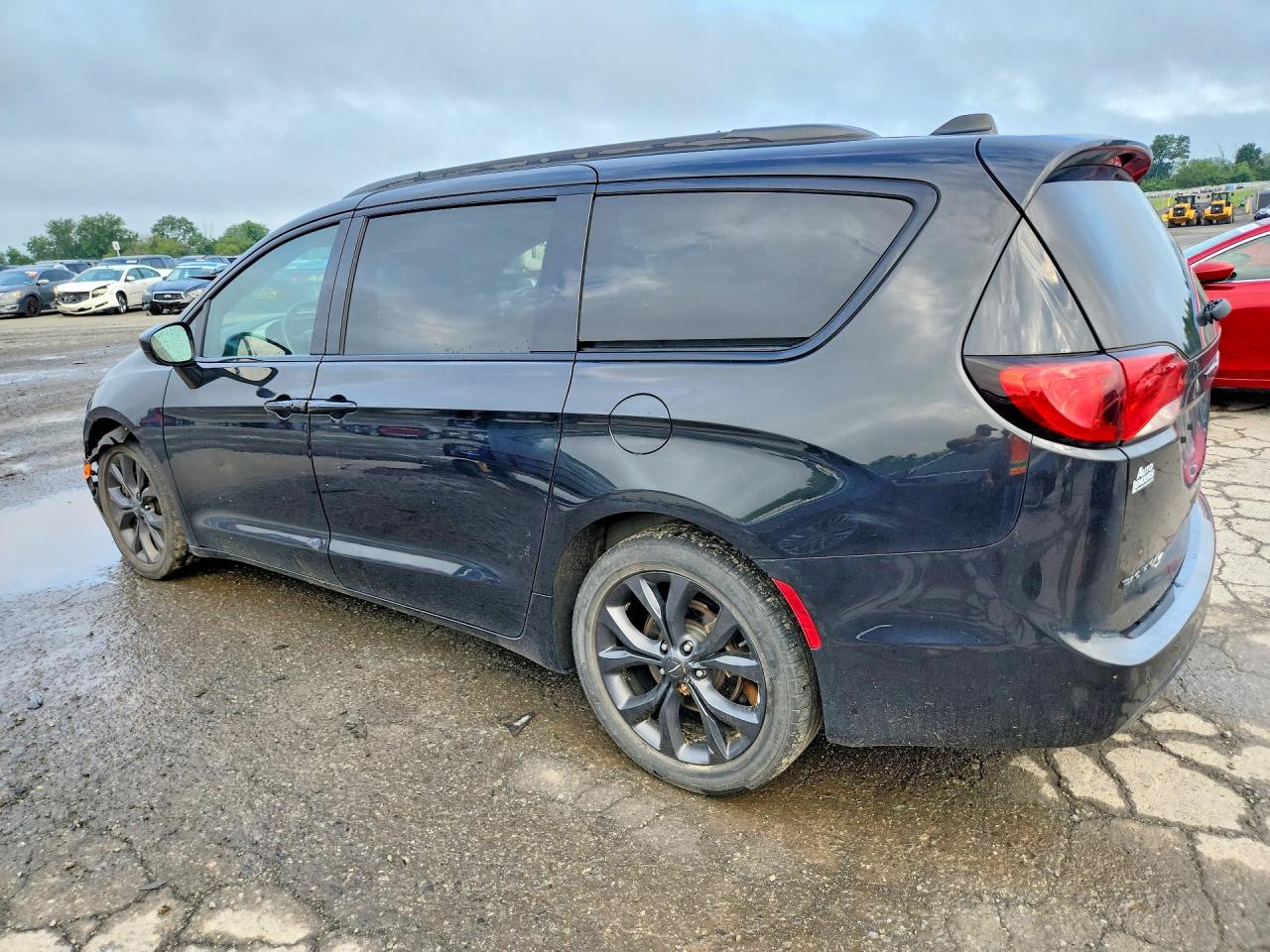 2019 CHRYSLER PACIFICA TOURING L — снимка 2