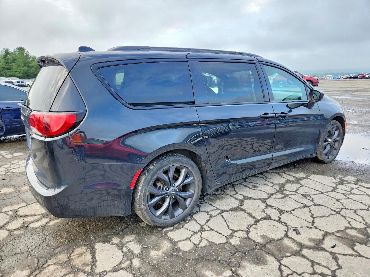2019 CHRYSLER PACIFICA TOURING L — снимка 3