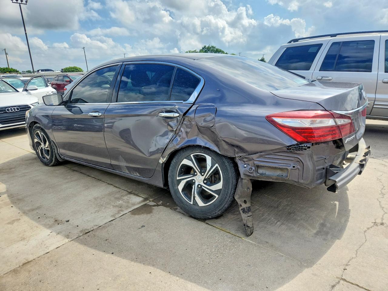2017 HONDA ACCORD LX — снимка 2
