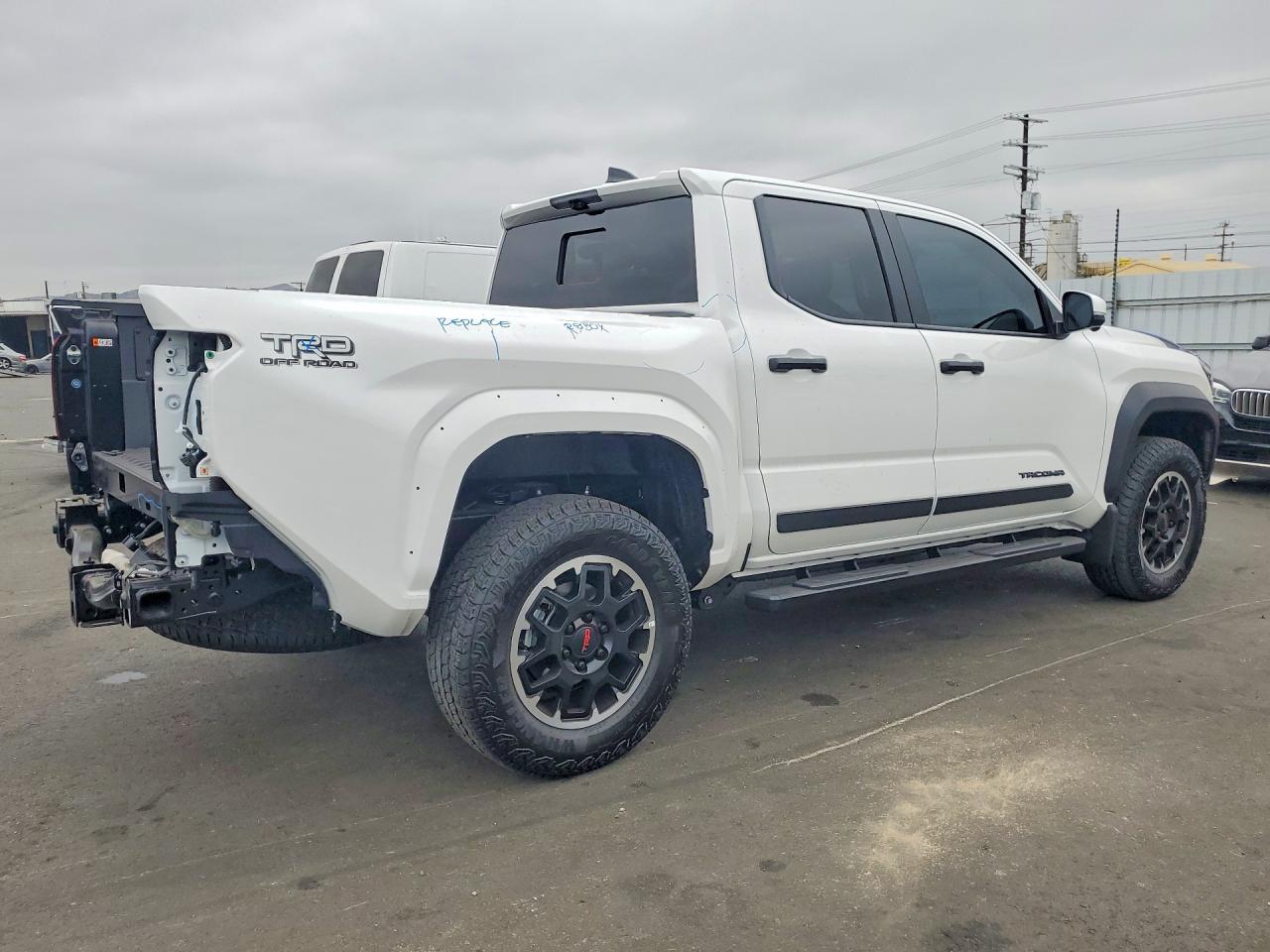 2026 TOYOTA TACOMA TRD OFF-ROAD — снимка 3