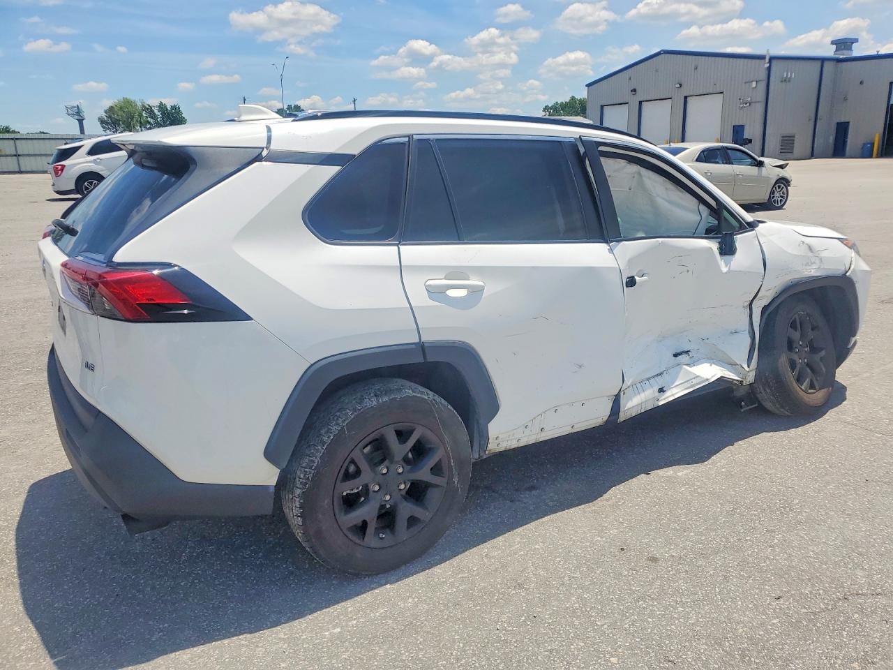 2021 TOYOTA RAV4 LE — снимка 3