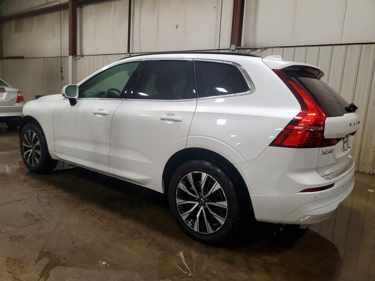 2023 VOLVO XC60 CORE — снимка 2