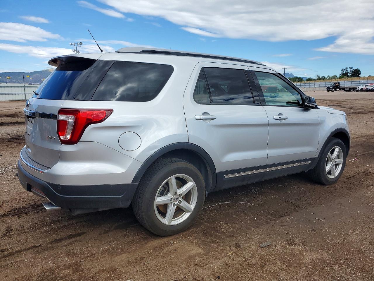 2018 FORD EXPLORER XLT — снимка 3