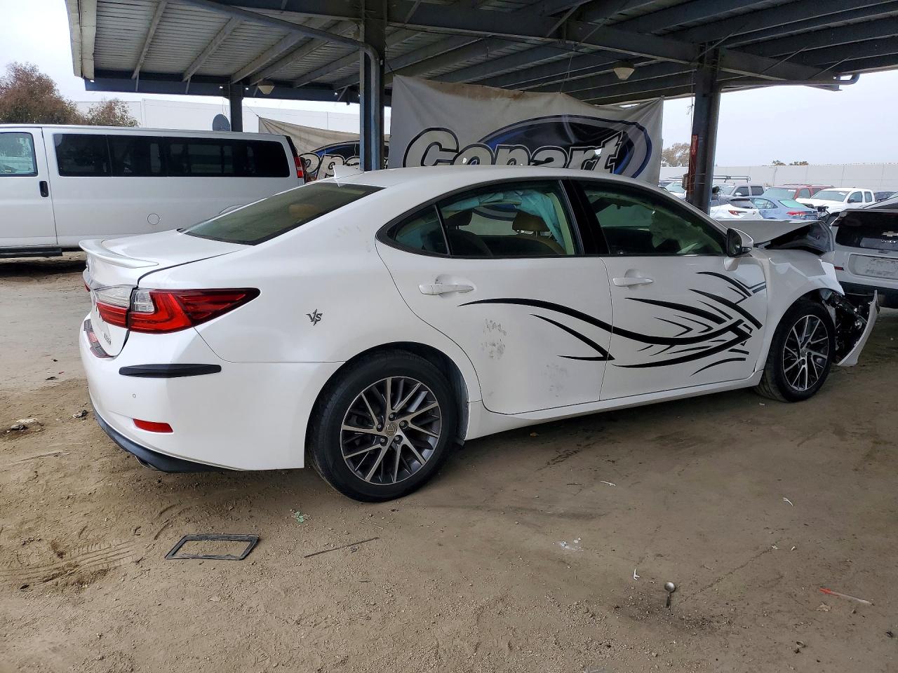 2016 LEXUS ES 350 — снимка 3