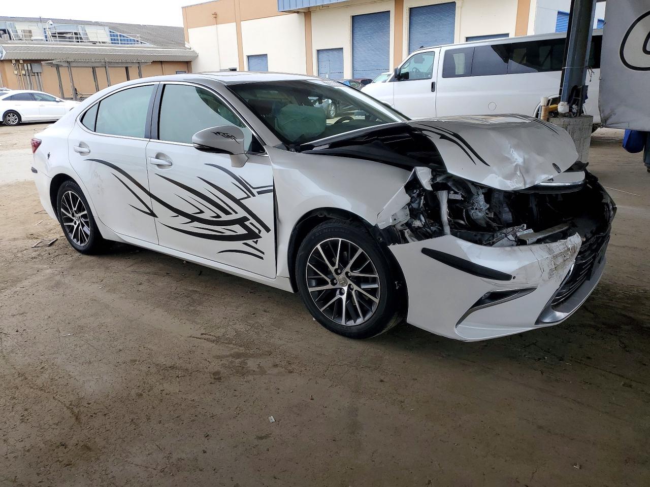 2016 LEXUS ES 350 — снимка 4