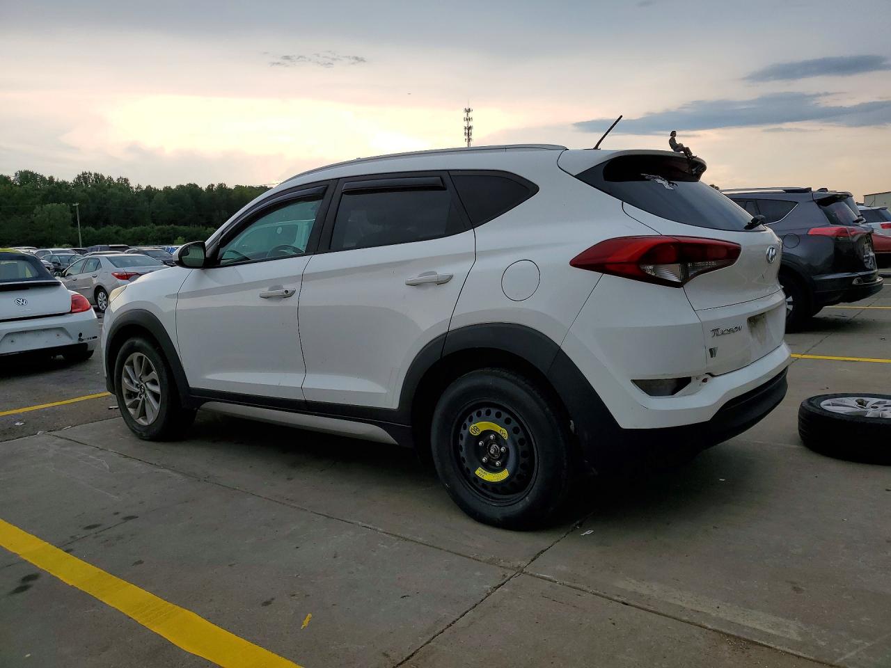 2017 HYUNDAI TUCSON SE — снимка 2