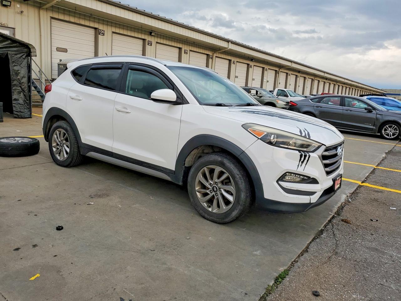 2017 HYUNDAI TUCSON SE — снимка 4