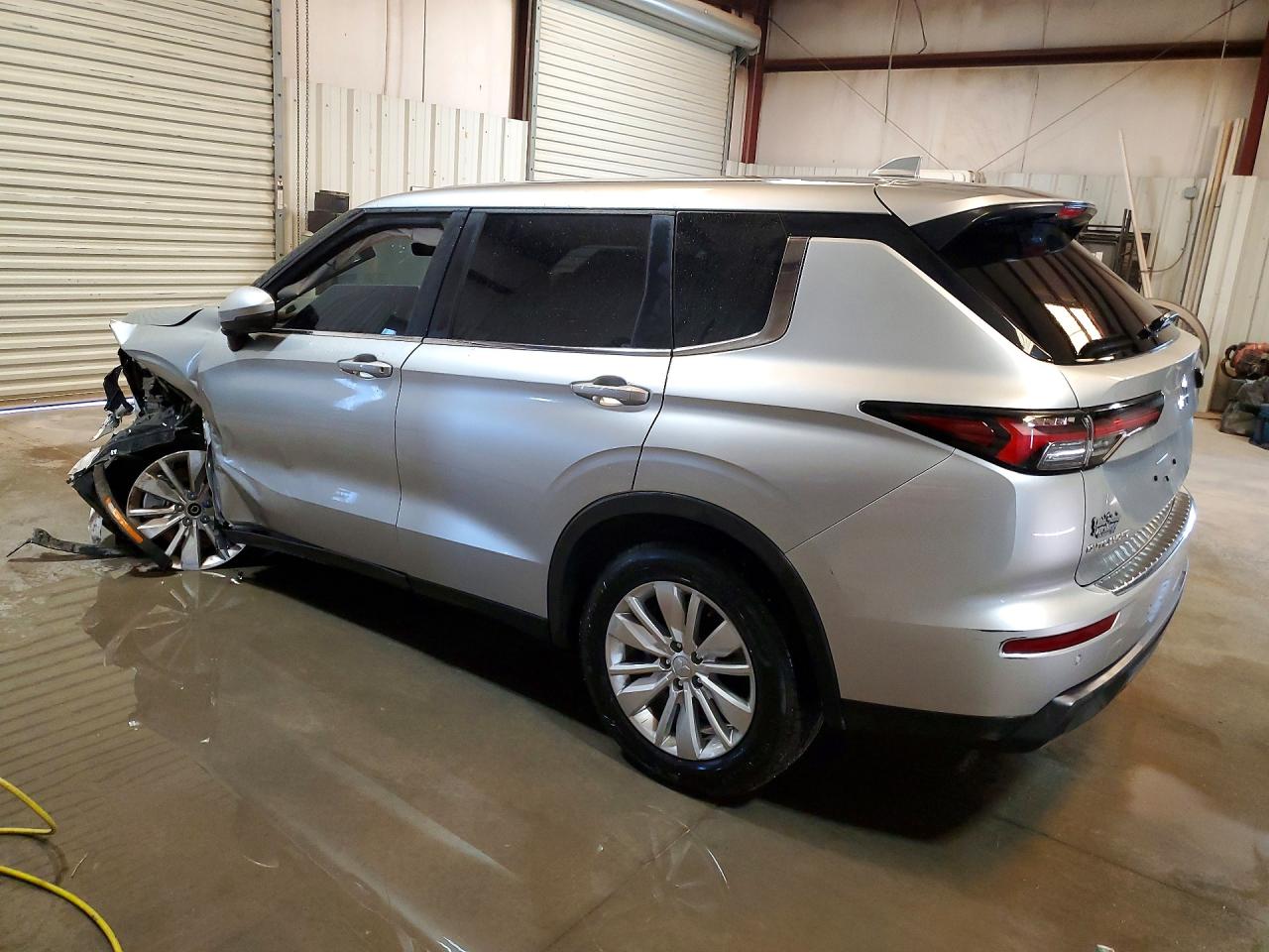 2025 MITSUBISHI OUTLANDER ES — снимка 2