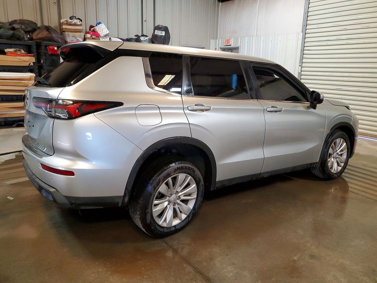 2025 MITSUBISHI OUTLANDER ES — снимка 3