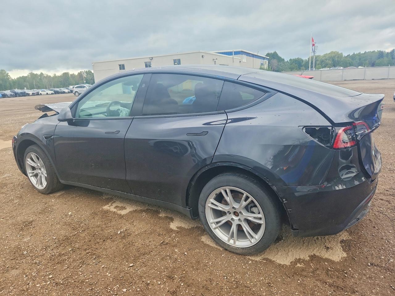 2024 TESLA MODEL Y — снимка 2