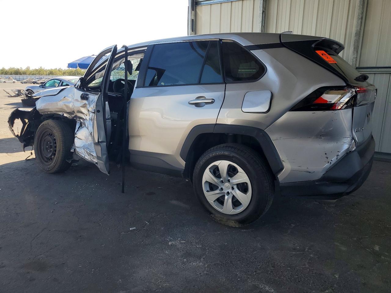2023 TOYOTA RAV4 LE — снимка 2