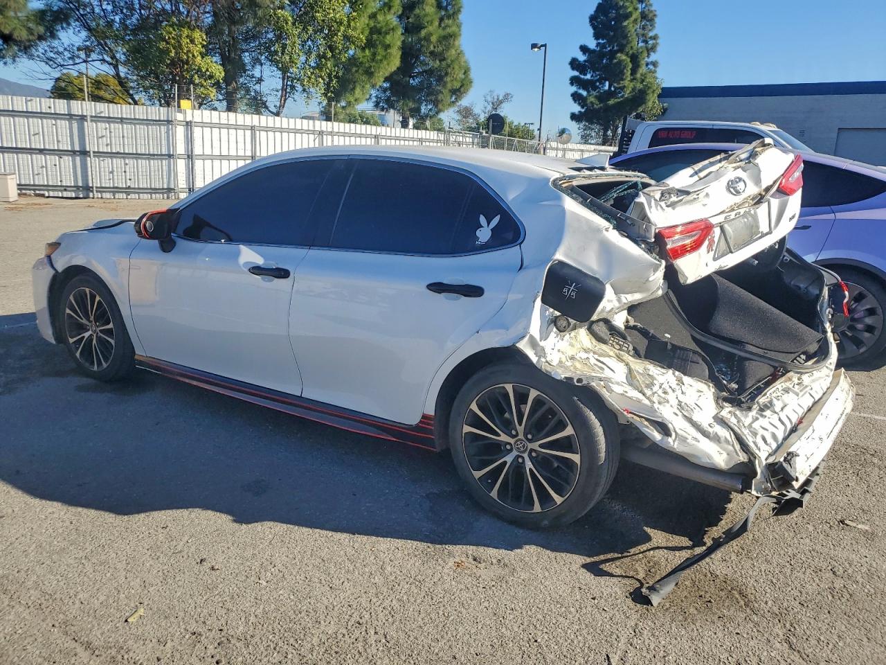 2019 TOYOTA CAMRY L — снимка 2