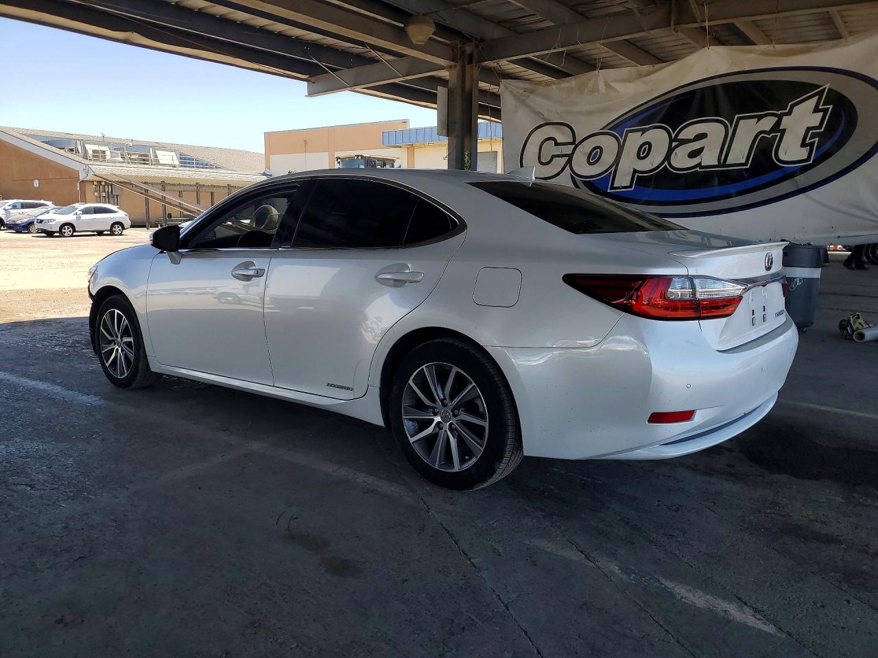 2016 LEXUS ES 300H — снимка 2