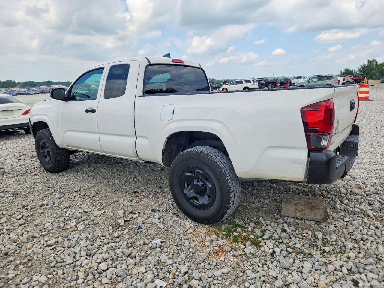 2020 TOYOTA TACOMA SR — снимка 2