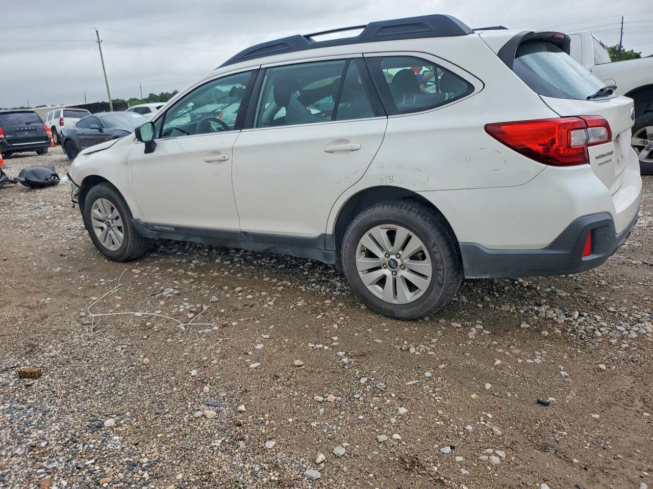 2018 SUBARU OUTBACK 2.5I — снимка 2