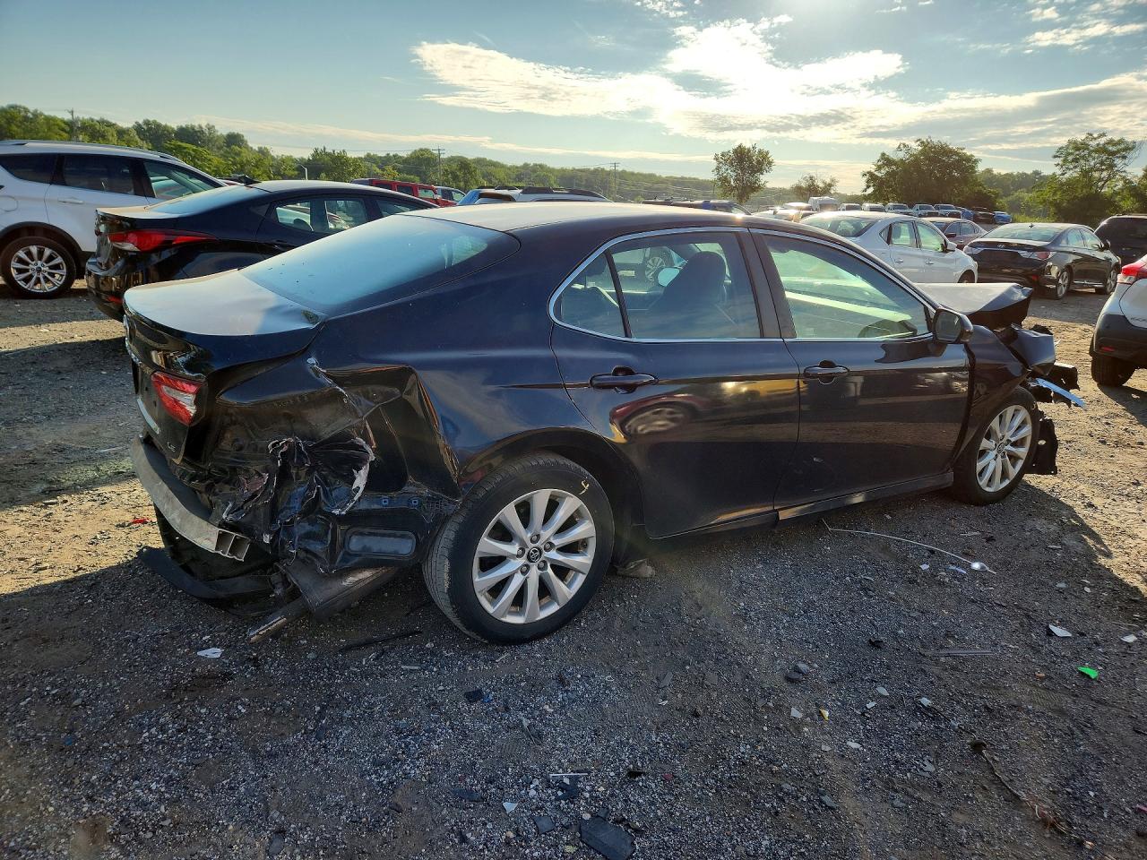 2018 TOYOTA CAMRY LE — снимка 3
