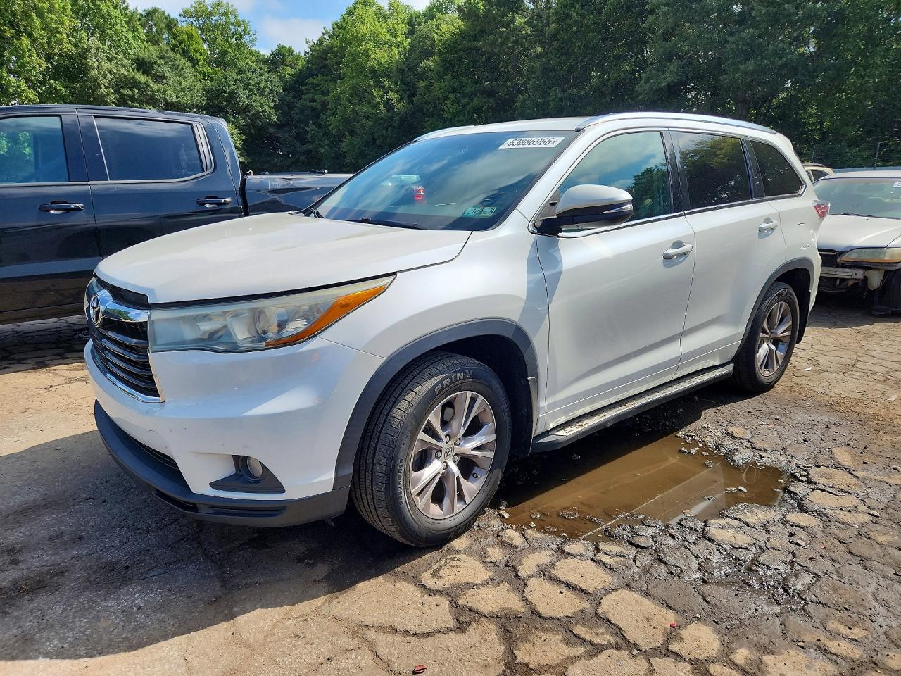2015 TOYOTA HIGHLANDER XLE