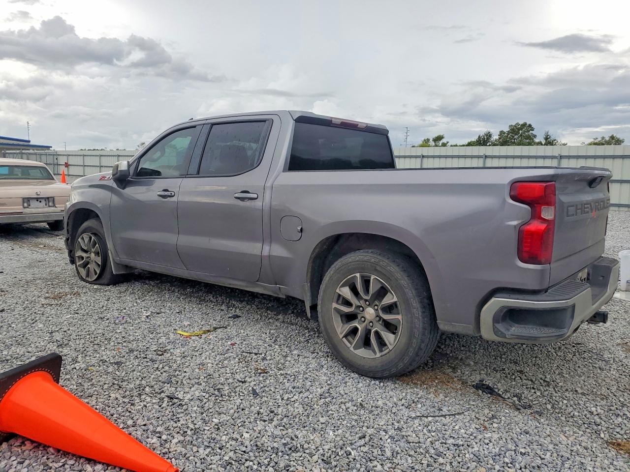 2022 CHEVROLET SILVERADO LTD K1500 LT — снимка 2