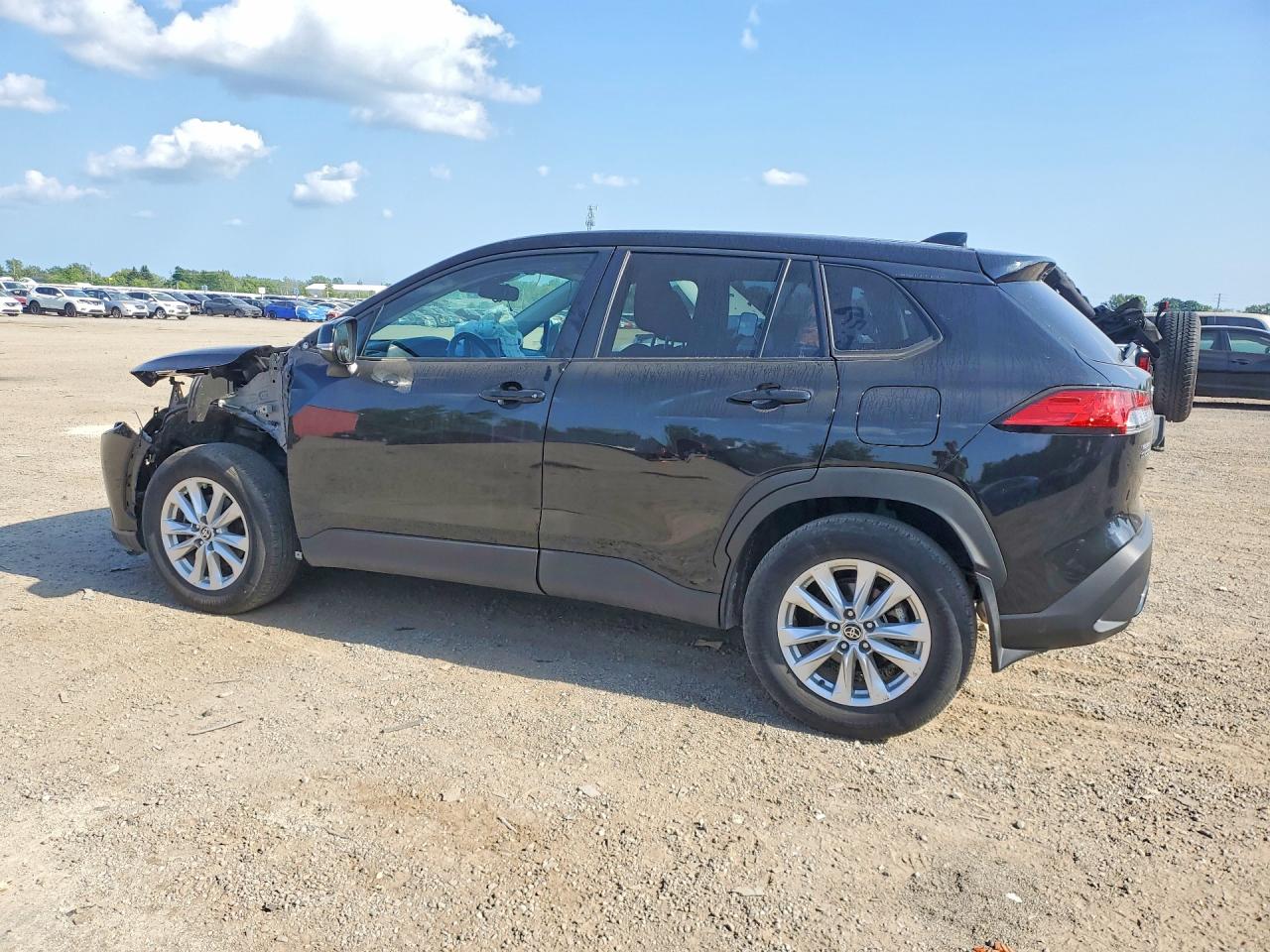 2024 TOYOTA COROLLA CROSS LE — снимка 2