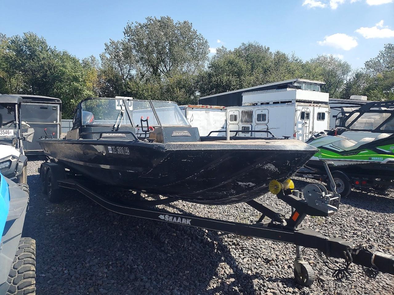 2020 UNK PROCAT 240 2472