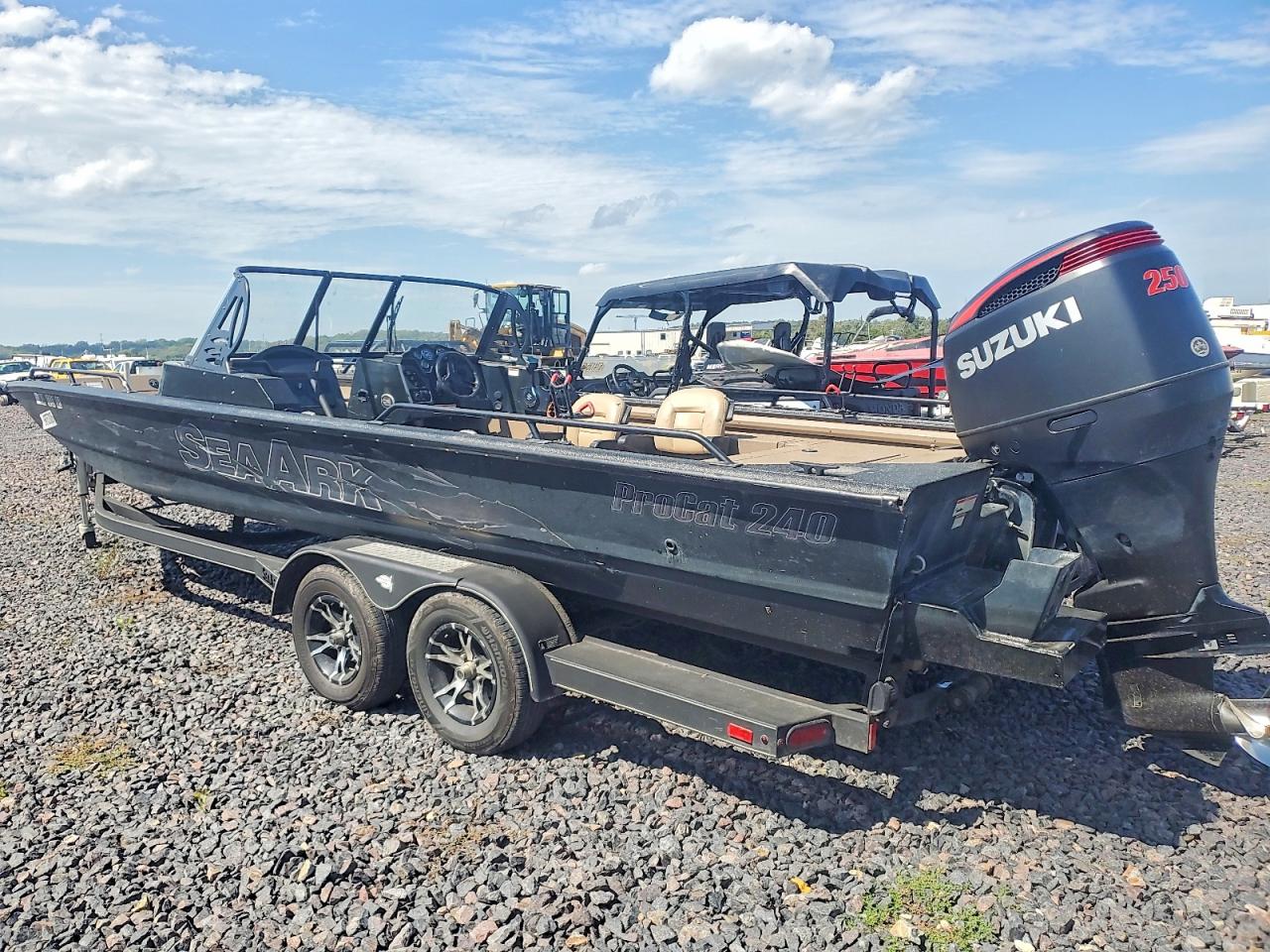2020 UNK PROCAT 240 2472 — снимка 3