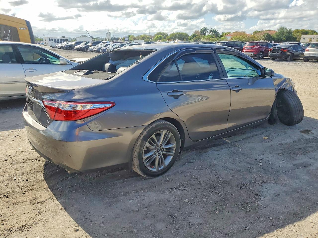 2017 TOYOTA CAMRY SE — снимка 3
