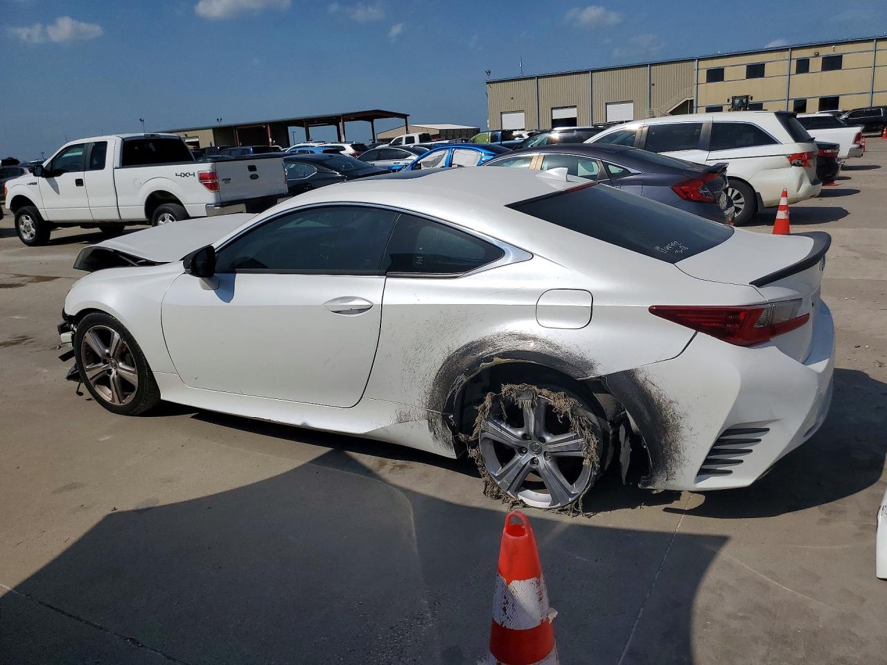 2016 LEXUS RC 200T — снимка 2