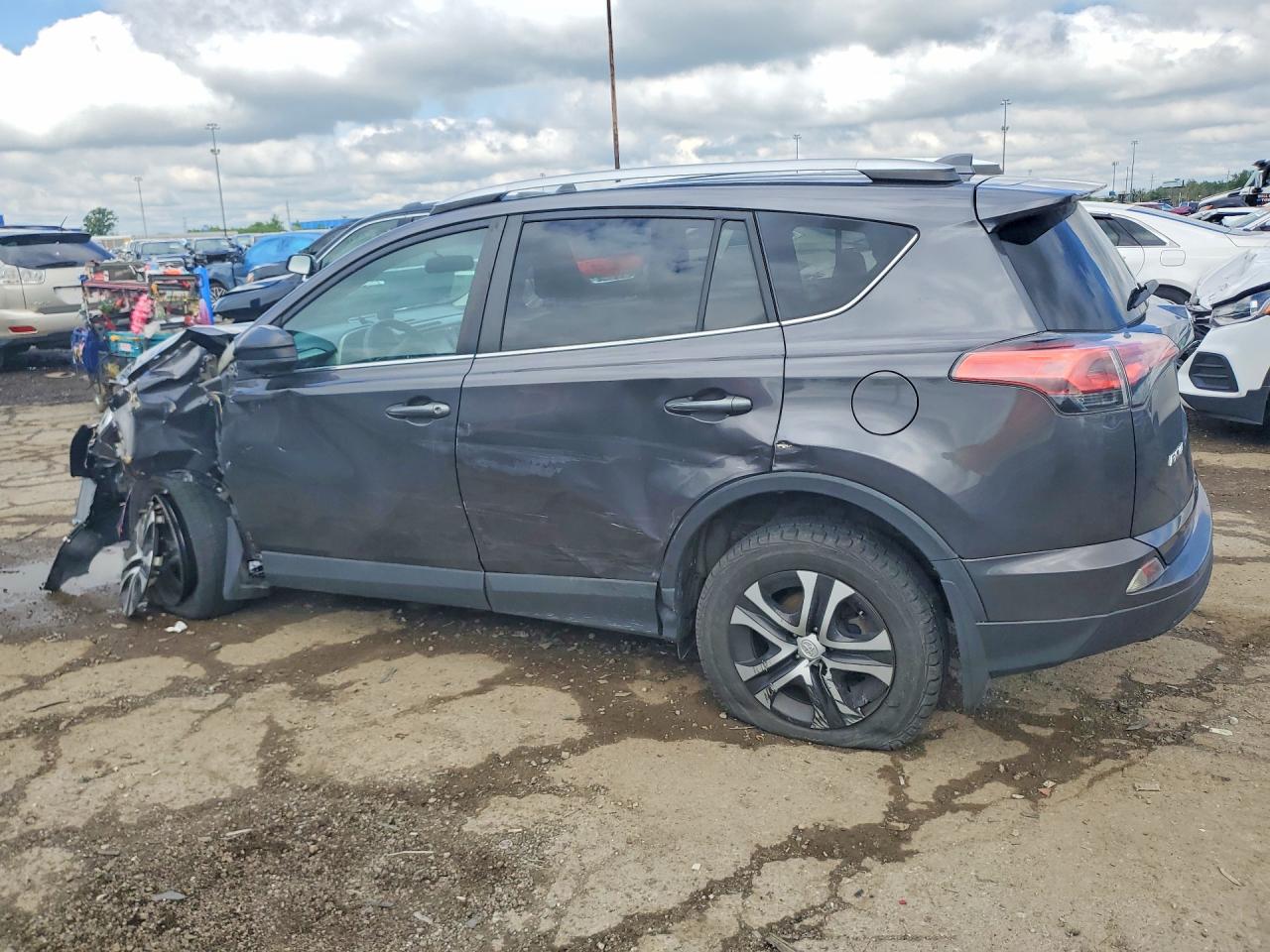 2016 TOYOTA RAV4 LE — снимка 2