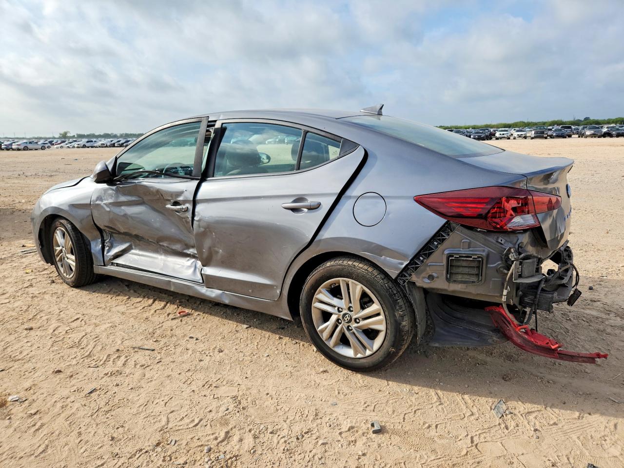 2019 HYUNDAI ELANTRA SEL — снимка 2