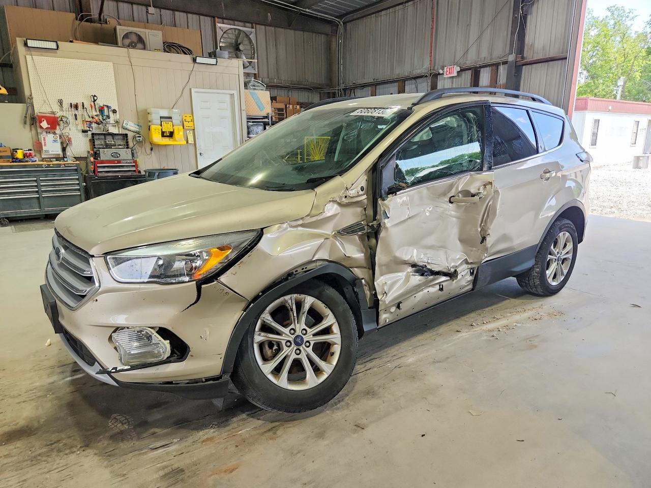 2018 FORD ESCAPE SE