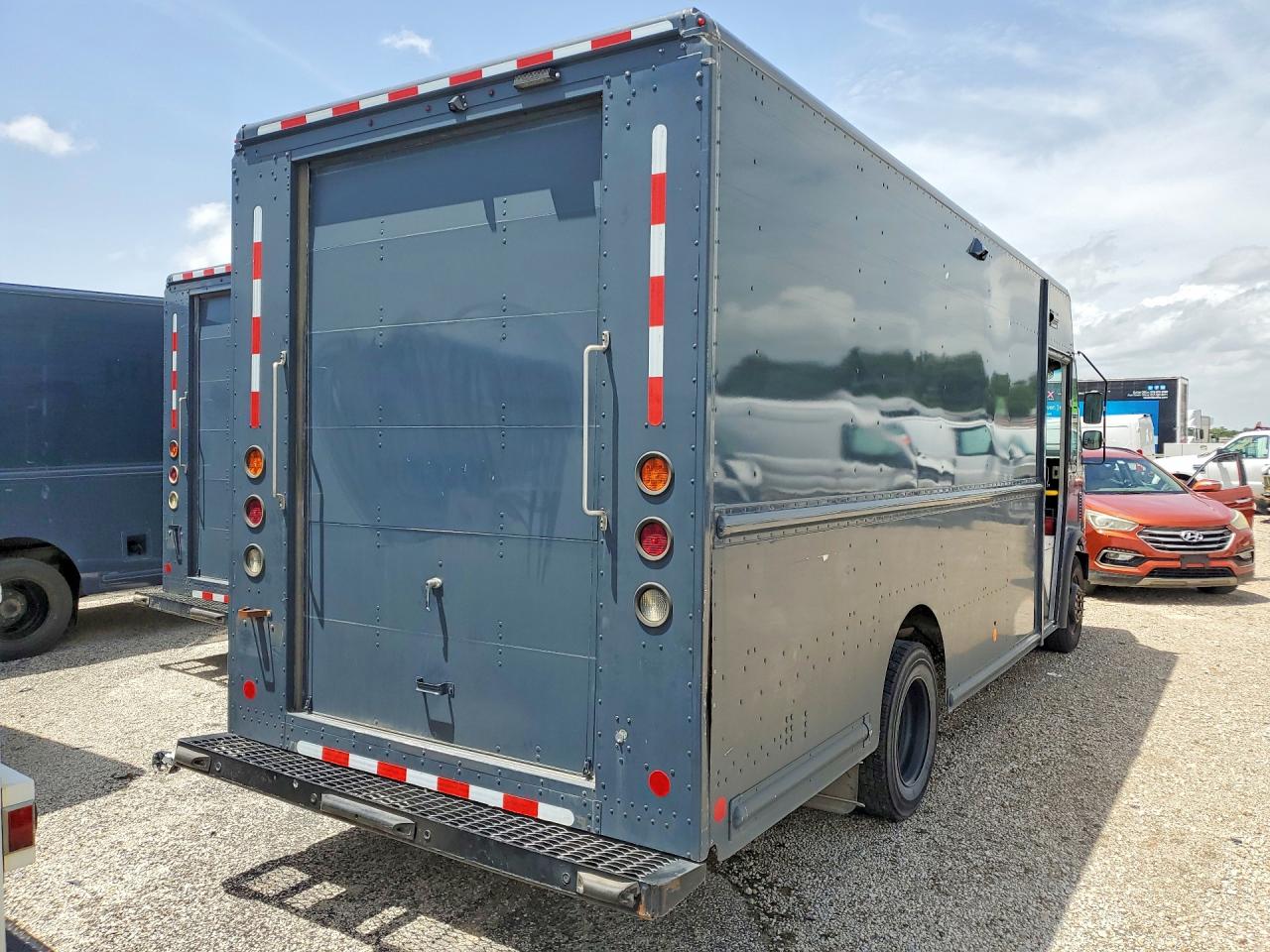 2021 FORD F59 — снимка 3
