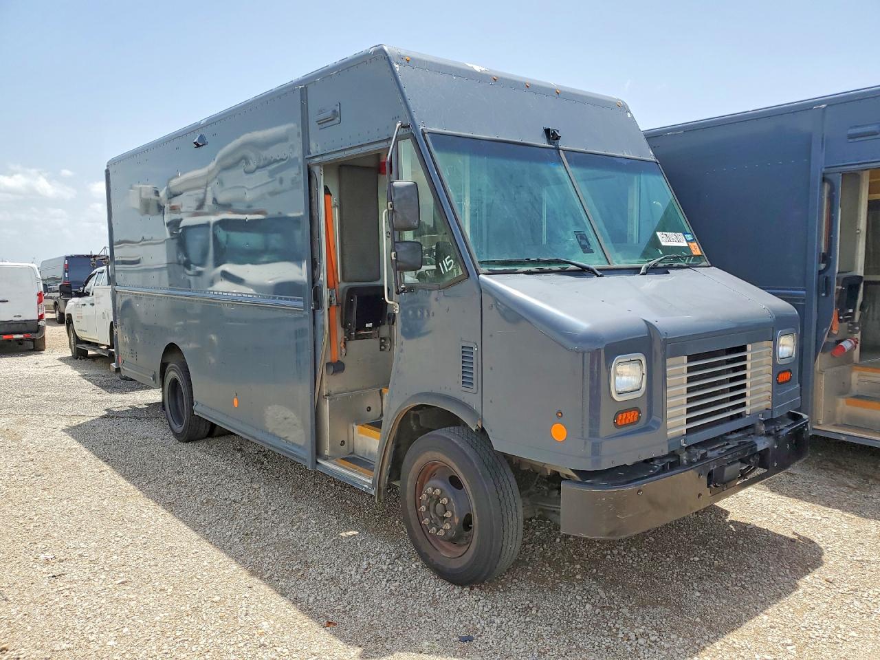 2021 FORD F59 — снимка 4