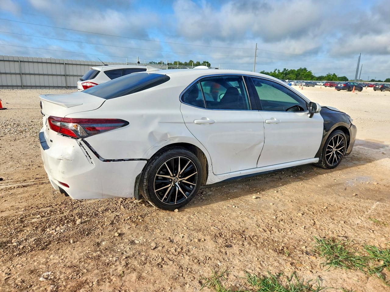 2024 TOYOTA CAMRY SE — снимка 3