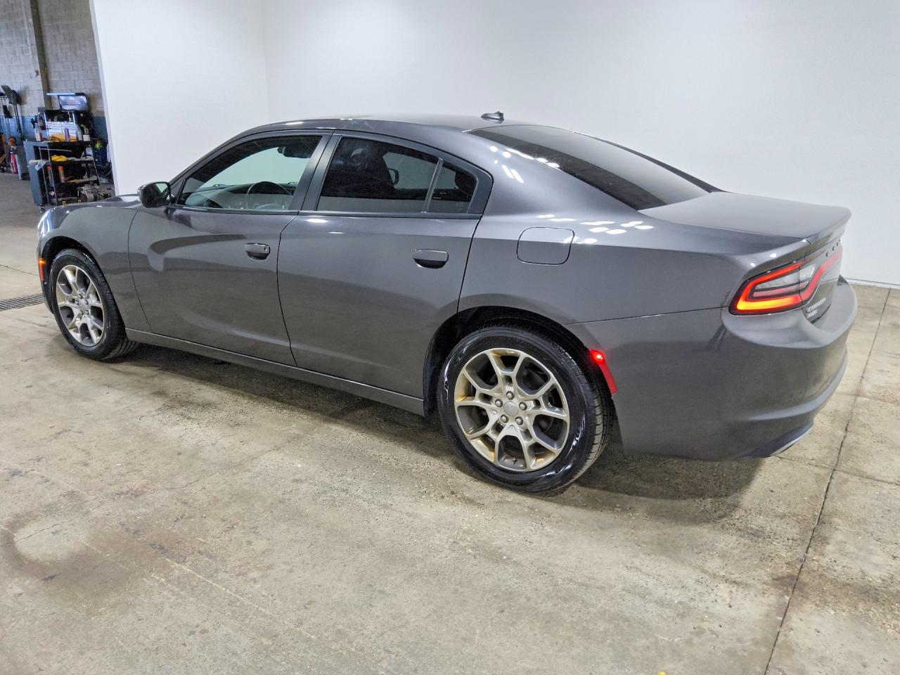 2017 DODGE CHARGER SE — снимка 2
