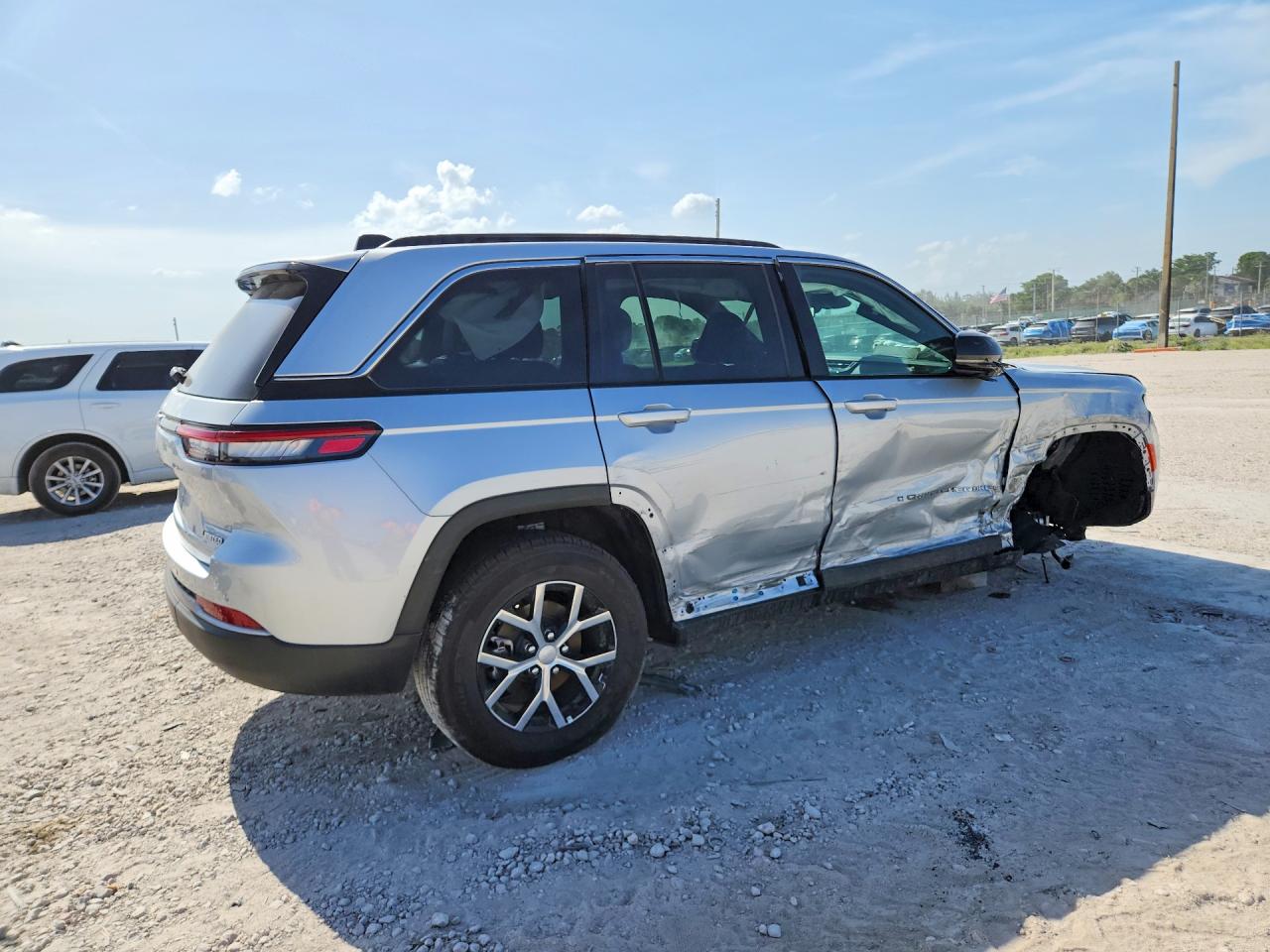 2026 JEEP GRAND CHEROKEE LIMITED — снимка 3