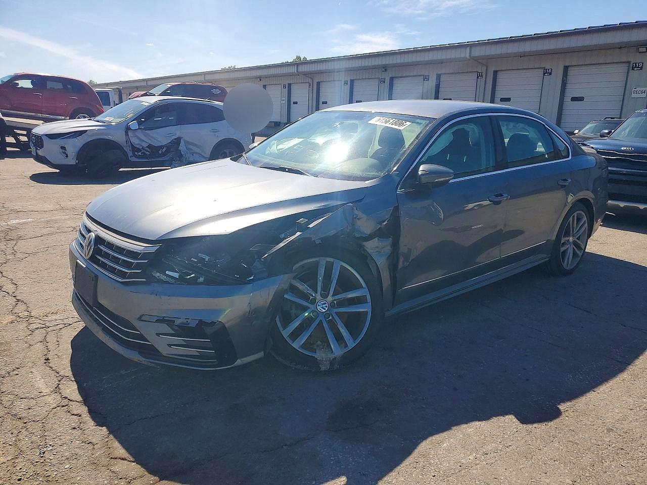 2017 VOLKSWAGEN PASSAT R-LINE