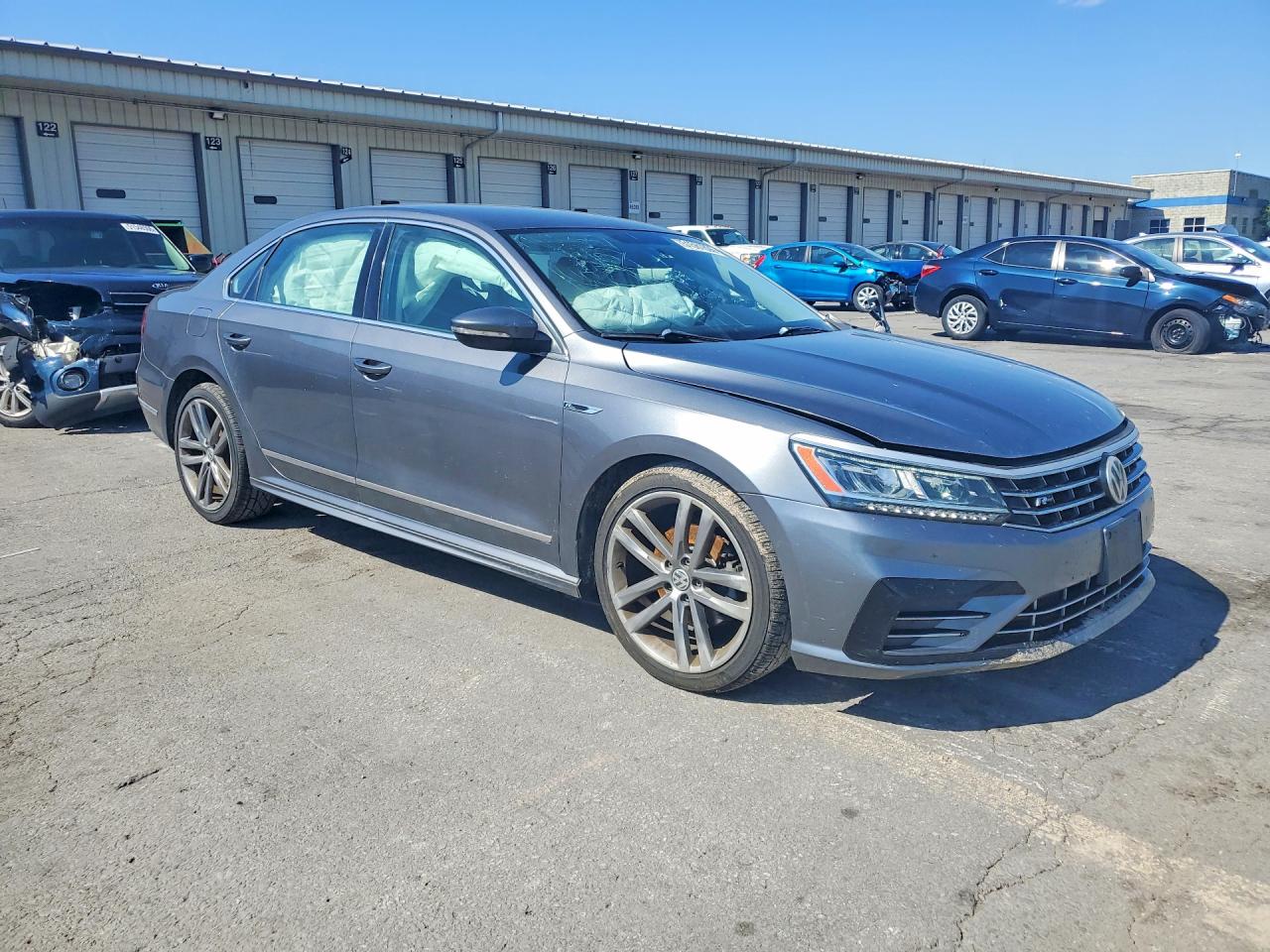 2017 VOLKSWAGEN PASSAT R-LINE — снимка 4