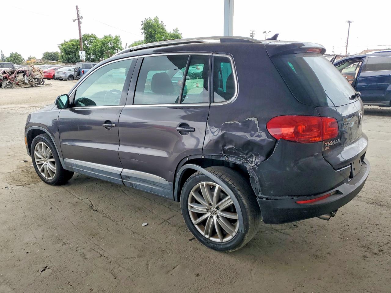 2016 VOLKSWAGEN TIGUAN S — снимка 2