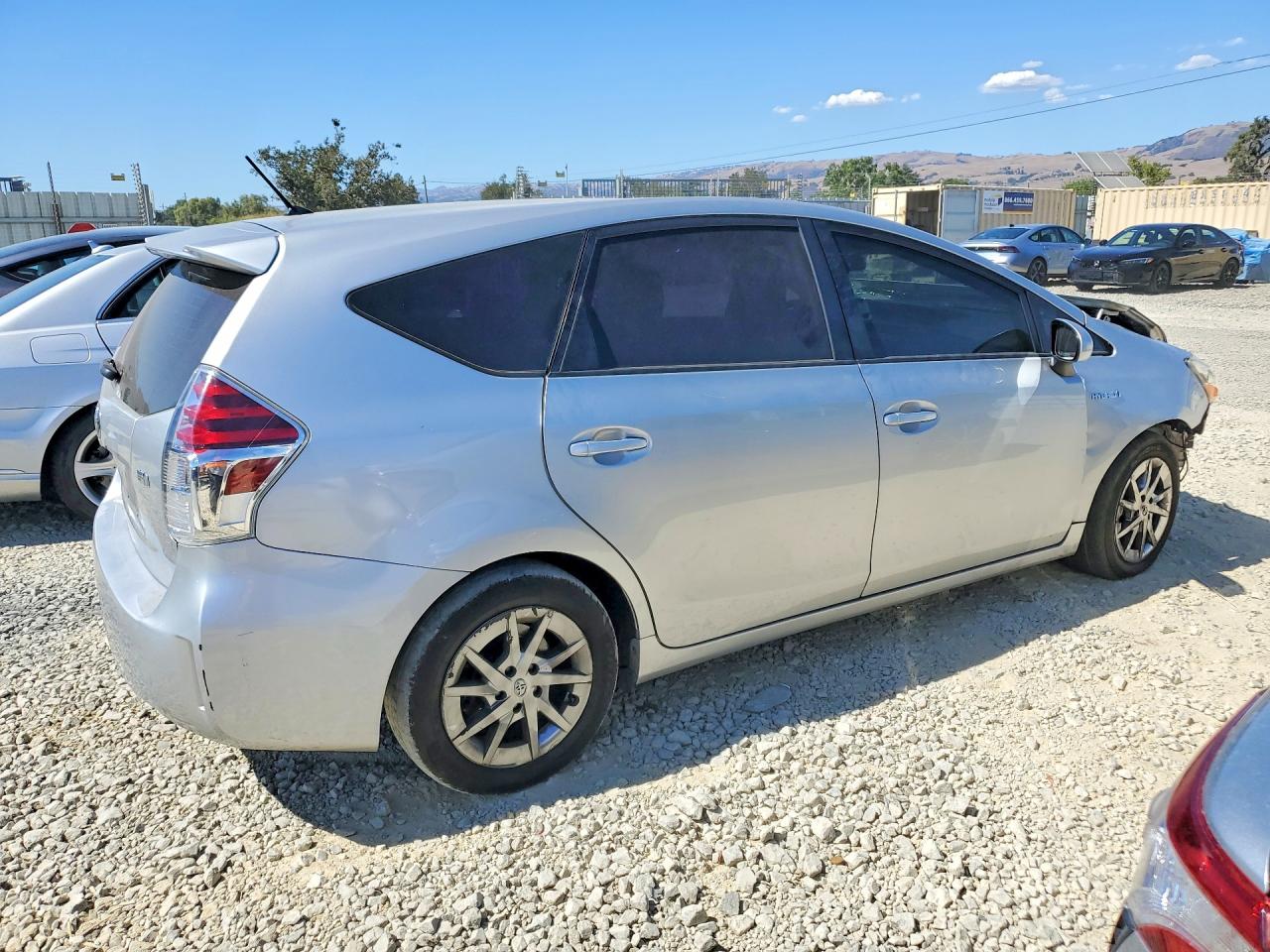2015 TOYOTA PRIUS V TWO — снимка 3