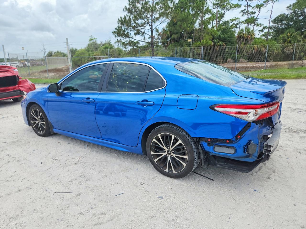 2018 TOYOTA CAMRY SE — снимка 2