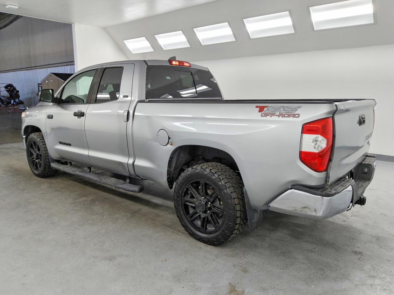 2020 TOYOTA TUNDRA SR5 — снимка 2